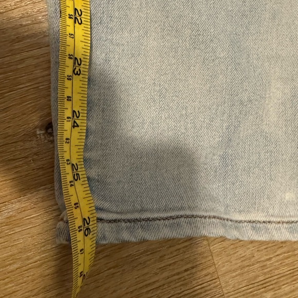 Capri Athleta Womens Size 10 Sculptek Jeans Light Wash Denim - Picture 8 of 8